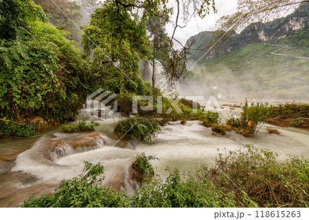 Ban Gioc waterfall in Cao Bang, Viet Nam Ban Gioc waterfall in Cao Bang, Viet Nam 118615263