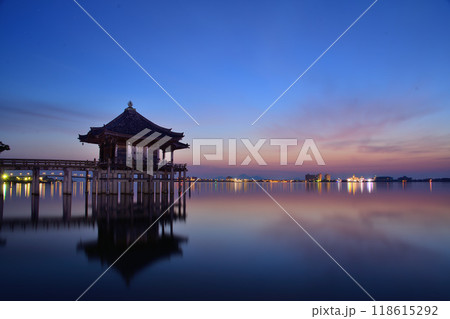 浮御堂の夜明け 118615292