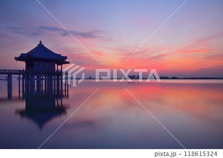 浮御堂の夜明け 118615324