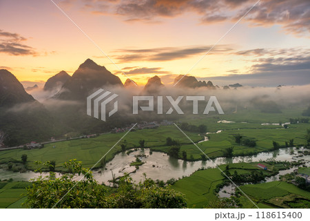 Sunrise in Ngoc Con rice valley in Cao Bang Vietnam 118615400