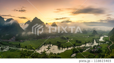Sunrise in Ngoc Con rice valley in Cao Bang Vietnam Sunrise in Ngoc Con rice valley in Cao Bang Vietnam 118615403