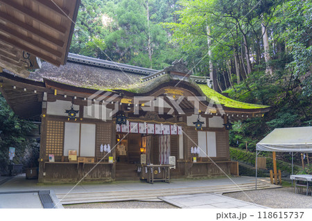 狭井神社 拝殿(奈良県桜井市三輪) 狭井神社 拝殿(奈良県桜井市三輪) 118615737