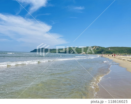 Rocky beach and crystal turquoise water of Ionian Sea in Albania. 118616025