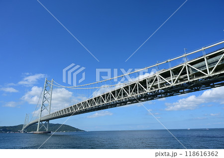 明石海峡大橋と淡路島 明石海峡大橋と淡路島 118616362