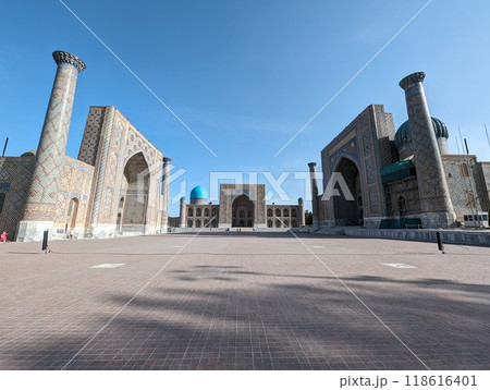 サマルカンド レギスタンス広場 118616401