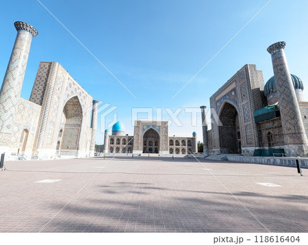 サマルカンド レギスタンス広場 118616404