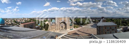 サマルカンド レギスタンス広場 眺望 ウルグベク・メドレセの北側の塔から望む 118616409