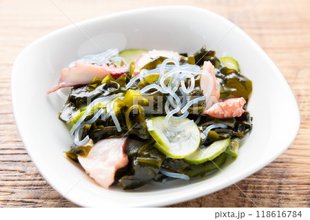 おいしいワカメとタコの酢の物 118616784