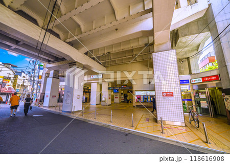 日本の川崎都市景観 9月。二子新地駅東口や商店街・駅前通り松栄会などを望む 日本の川崎都市景観 9月。二子新地駅東口や商店街・駅前通り松栄会などを望む 118616908