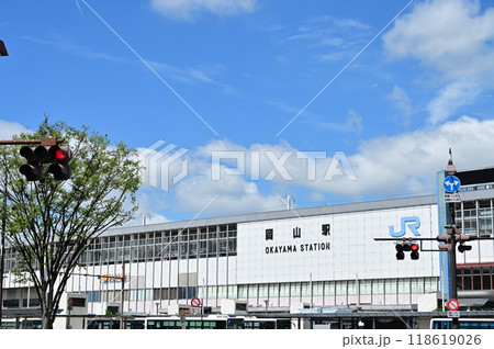 岡山駅（中・四国最大のターミナル駅）の東口 118619026
