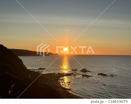 膿に沈む直前の太陽 118619074