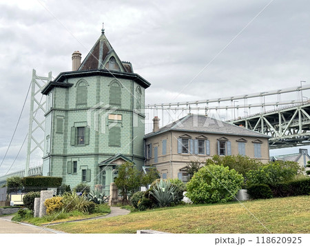 孫文記念館(左側の薄緑色の建物が重要文化財・移情閣。神戸市垂水区) 孫文記念館(左側の薄緑色の建物が重要文化財・移情閣。神戸市垂水区) 118620925