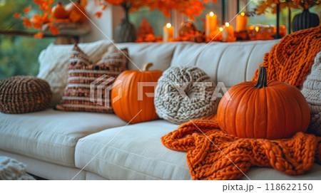 Thanksgiving and Harvest Festival. cozy living room adorned with autumnal decorations, such as pumpkins, gourds, and fall foliage, creating warm and inviting atmosphere for Thanksgiving celebrations 118622150