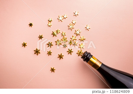 Champagne bottle, top view Champagne bottle, top view 118624809