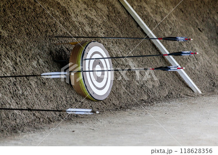 弓道｜霞的と矢 118628356