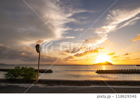 海岸通りから眺める夕暮れ 海岸通りから眺める夕暮れ 118629348