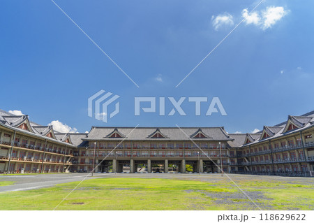 天理教教会本部　別席場前広場 118629622