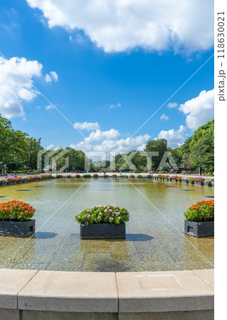 東京都　上野恩賜公園の噴水広場 118630021