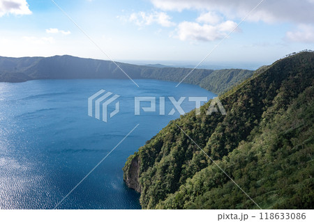 早朝の摩周湖 118633086