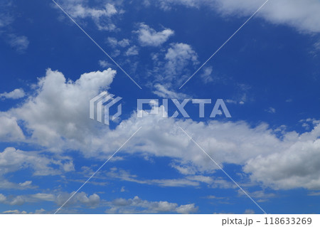爽やかな青空 118633269