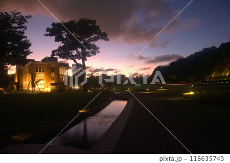 美しい夕焼けの風景、川、橋、自然、癒し、田舎、街並み、風景 美しい夕焼けの風景、川、橋、自然、癒し、田舎、街並み、風景 118635743