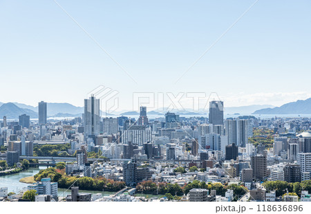 広島県広島市　快晴の広島市の街並み（市内中心部方面） 118636896