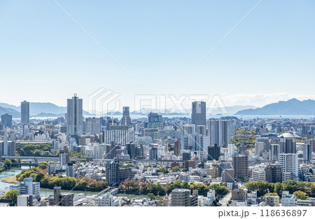 広島県広島市　快晴の広島市の街並み（市内中心部方面） 118636897
