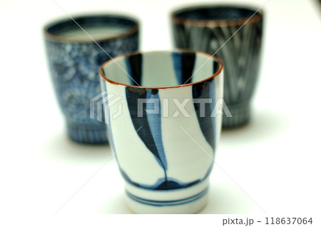 蛸唐草有田焼の湯呑 118637064