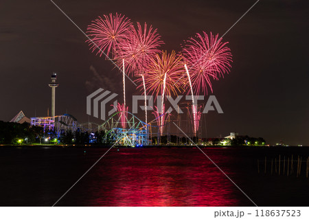 《神奈川県》八景島花火シンフォニア・海上で上がる花火大会 118637523