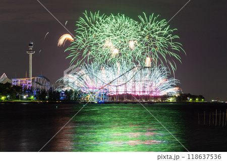 《神奈川県》八景島花火シンフォニア・海上で上がる花火大会 《神奈川県》八景島花火シンフォニア・海上で上がる花火大会 118637536
