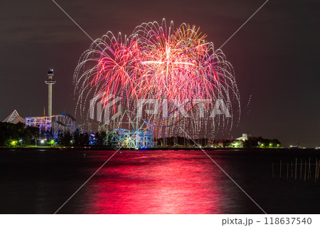 《神奈川県》八景島花火シンフォニア・海上で上がる花火大会 《神奈川県》八景島花火シンフォニア・海上で上がる花火大会 118637540