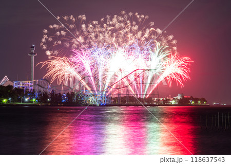 《神奈川県》八景島花火シンフォニア・海上で上がる花火大会 《神奈川県》八景島花火シンフォニア・海上で上がる花火大会 118637543