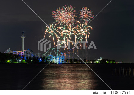 《神奈川県》八景島花火シンフォニア・海上で上がる花火大会 《神奈川県》八景島花火シンフォニア・海上で上がる花火大会 118637556