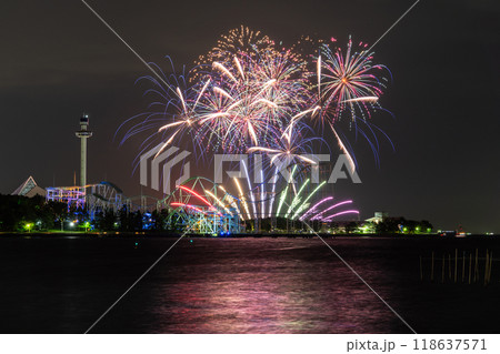《神奈川県》八景島花火シンフォニア・海上で上がる花火大会 《神奈川県》八景島花火シンフォニア・海上で上がる花火大会 118637571