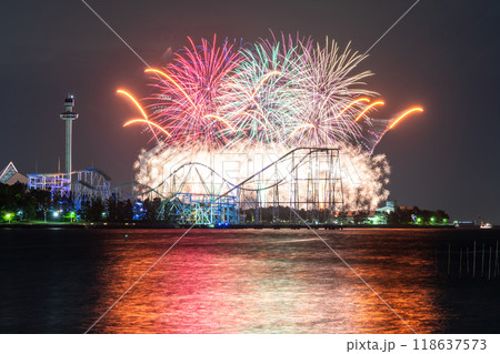 《神奈川県》八景島花火シンフォニア・海上で上がる花火大会 118637573