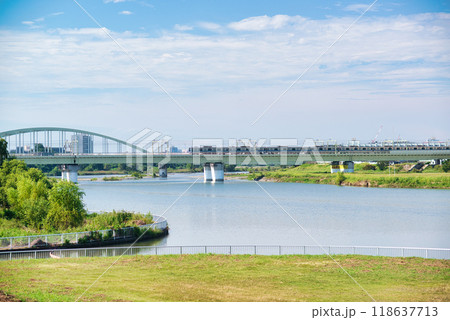 登戸 多摩川土手から見た小田急線の風景 登戸 多摩川土手から見た小田急線の風景 118637713