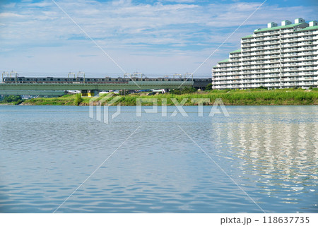 登戸 多摩川土手から見た小田急線の風景 登戸 多摩川土手から見た小田急線の風景 118637735