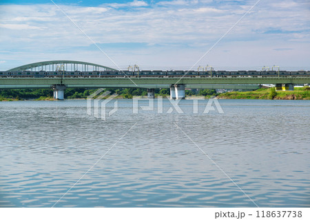 登戸 多摩川土手から見た小田急線の風景 登戸 多摩川土手から見た小田急線の風景 118637738