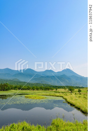 絶景の知床五湖を歩く 118637942