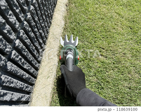 芝生のキワ処理 118639100