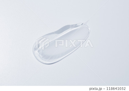 美しい化粧品の液体の水々しいローション 118641032