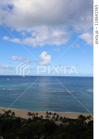 Hilton Hawaiian Villageからのビーチ 118641565