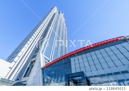 大阪市住之江区　快晴の大阪府咲洲庁舎（さきしまコスモタワー） 118645015