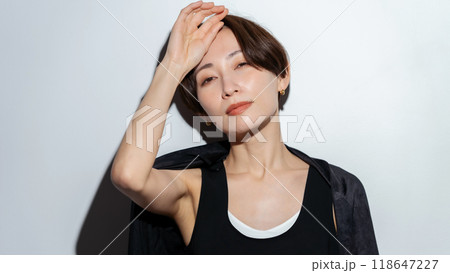 クールビューティー　女性 118647227