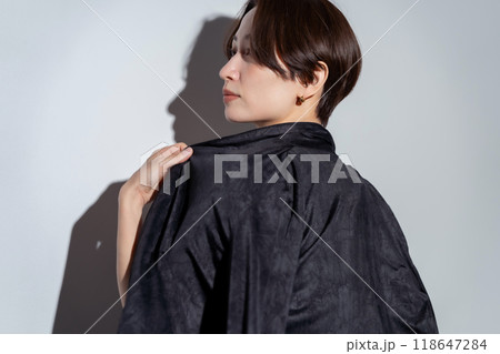 クールビューティー　女性 118647284