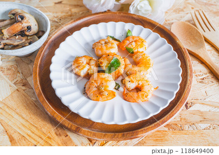 ガーリックシュリンプ 118649400