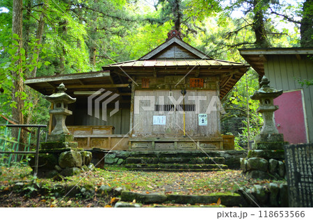 埼玉県小鹿野町伊豆沢の史跡　文殊堂と諏訪神社 118653566