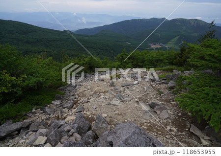西篭の塔山頂付近から、地蔵峠、湯ノ丸スキー場方面を見る 2024年7月6日 西篭の塔山頂付近から、地蔵峠、湯ノ丸スキー場方面を見る 2024年7月6日 118653955