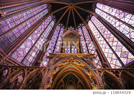 世界遺産サント・シャペルのステングラス 世界遺産サント・シャペルのステングラス 118654329