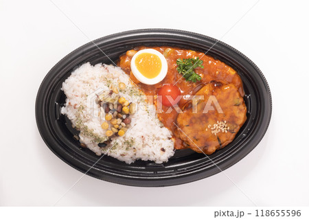 チリコンカンと豆腐ハンバーグ　十六穀米弁当 118655596